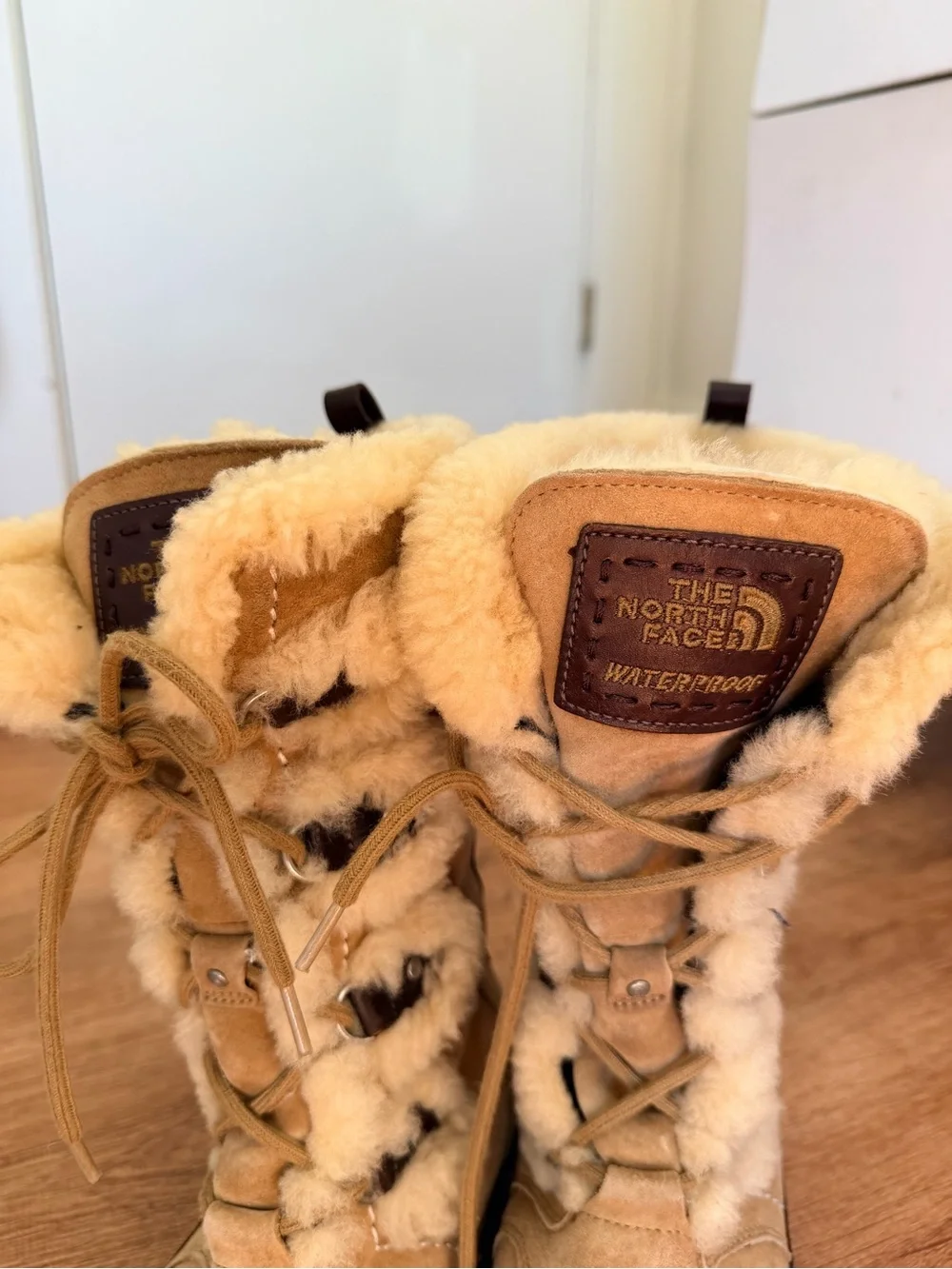 The North Face Abby Suede Shearling Snow Boots Tan Mid Calf granola Aprés Ski